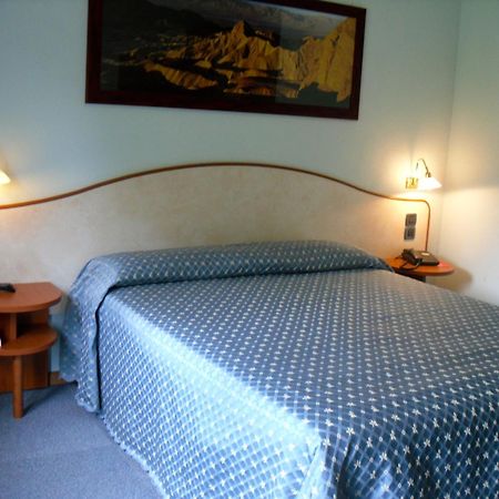 Garni Bellavista Hotell Calceranica al Lago Eksteriør bilde