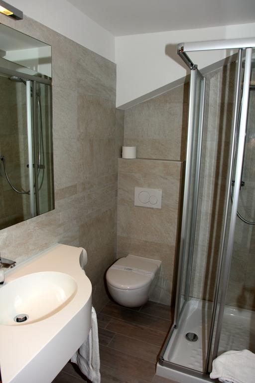 Garni Bellavista Hotell Calceranica al Lago Rom bilde