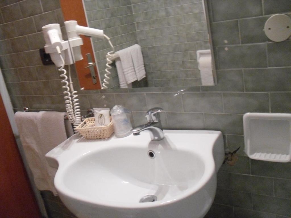 Garni Bellavista Hotell Calceranica al Lago Rom bilde